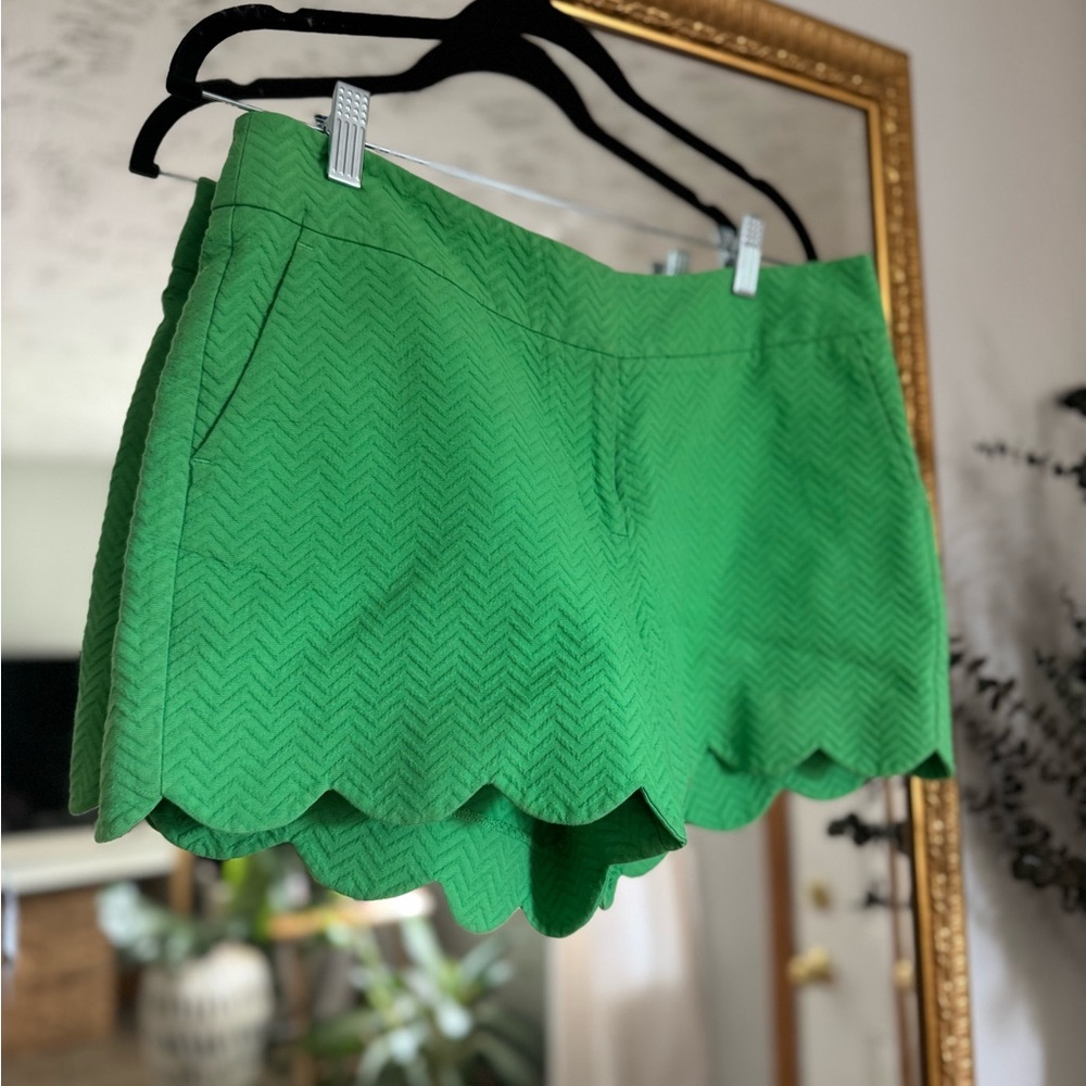 Crown & Ivy Green Scallop Shorts 🇮🇹Amalfi Coast Resort Chic European Summer - Picture 3 of 6
